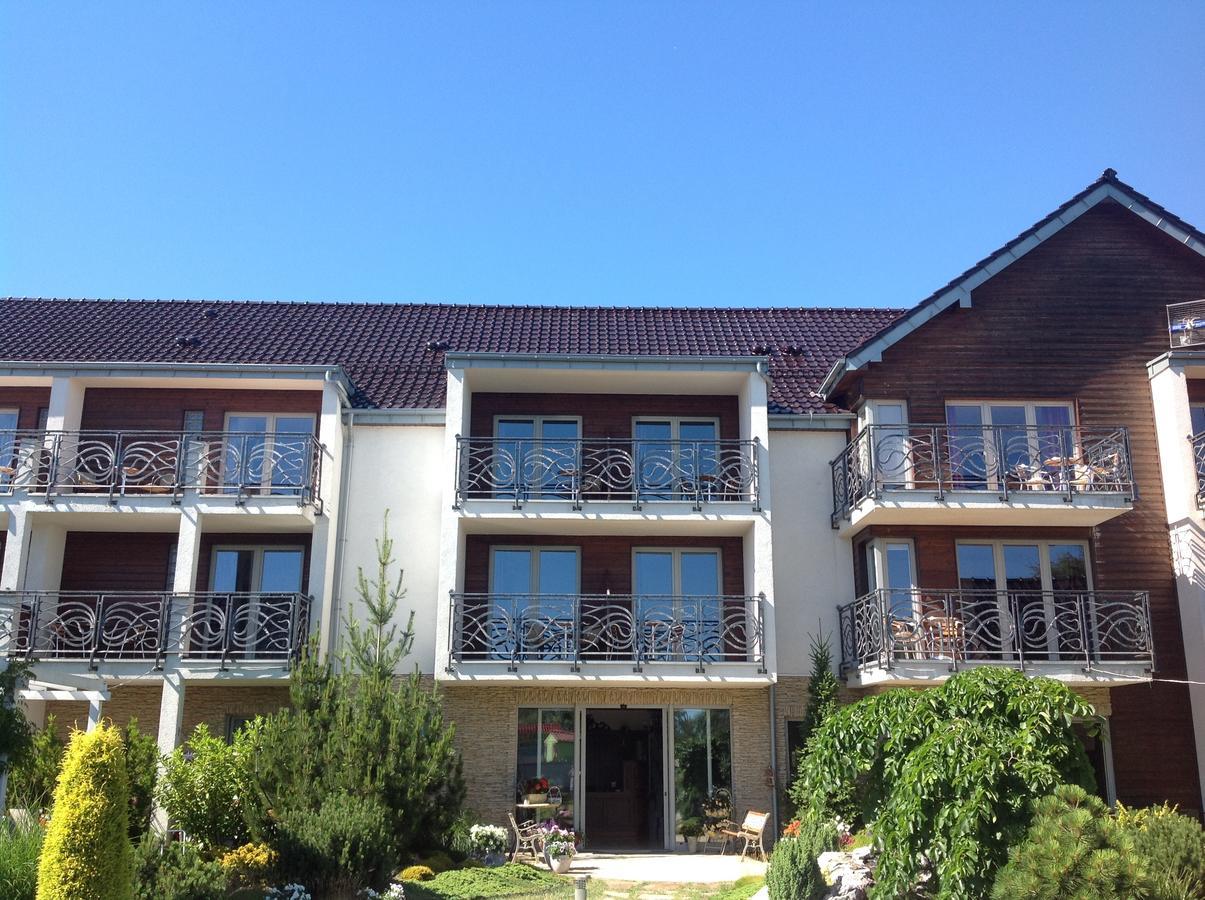 Sekret Leba Dom I Domki Villa Екстериор снимка